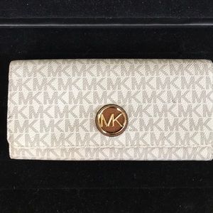 Micheal Kors wallet
